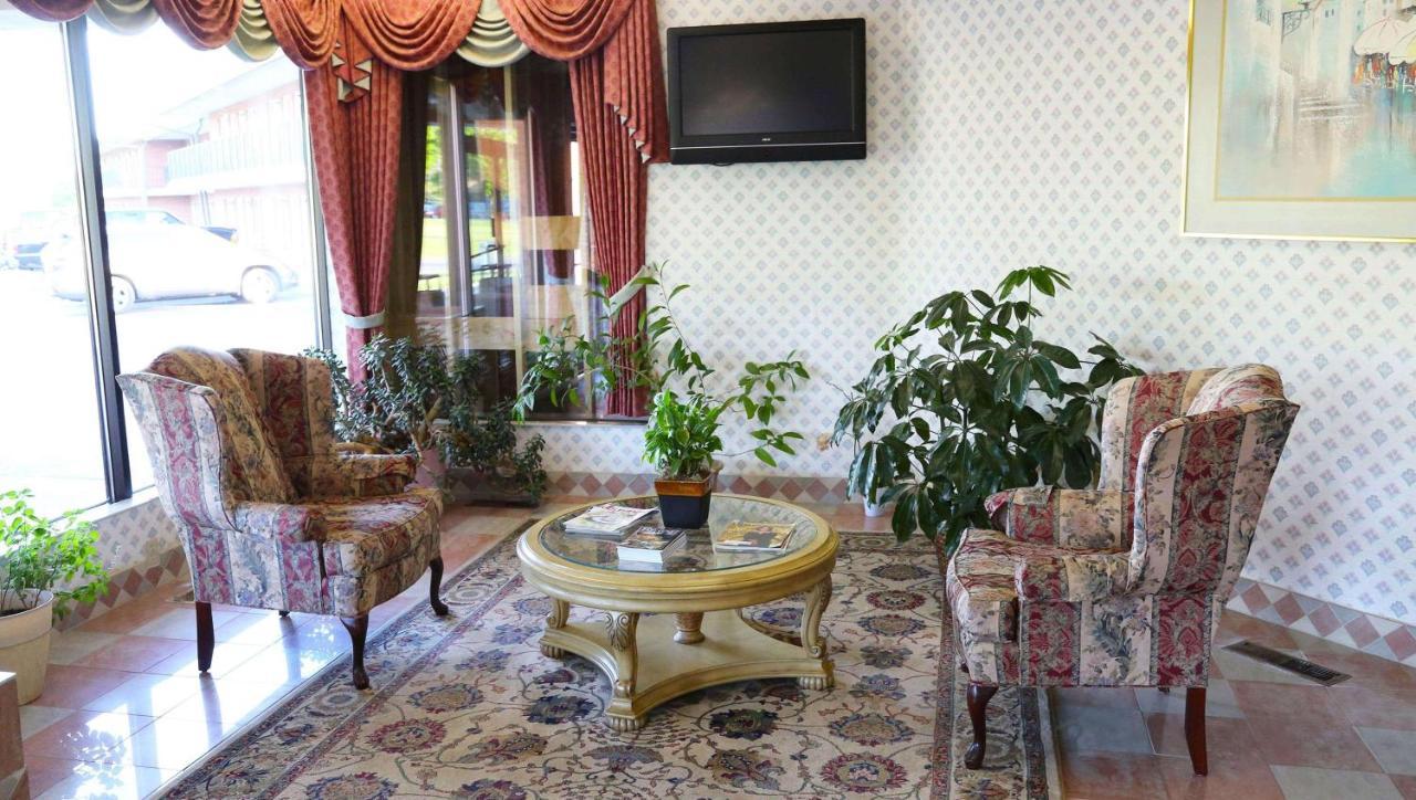 Magnuson Hotel Howell/Brighton Ngoại thất bức ảnh